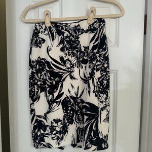 White House Black Market Size 0 Skirt